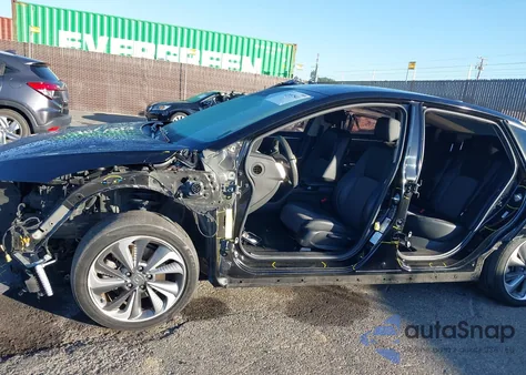 2018 Honda Clarity Plug-In Hybrid из США, поврежденный, VIN JHMZC5F17JC021082